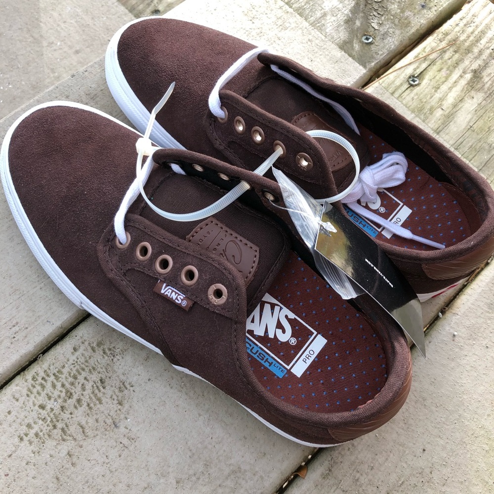 Brown suede vans ultracush pro.